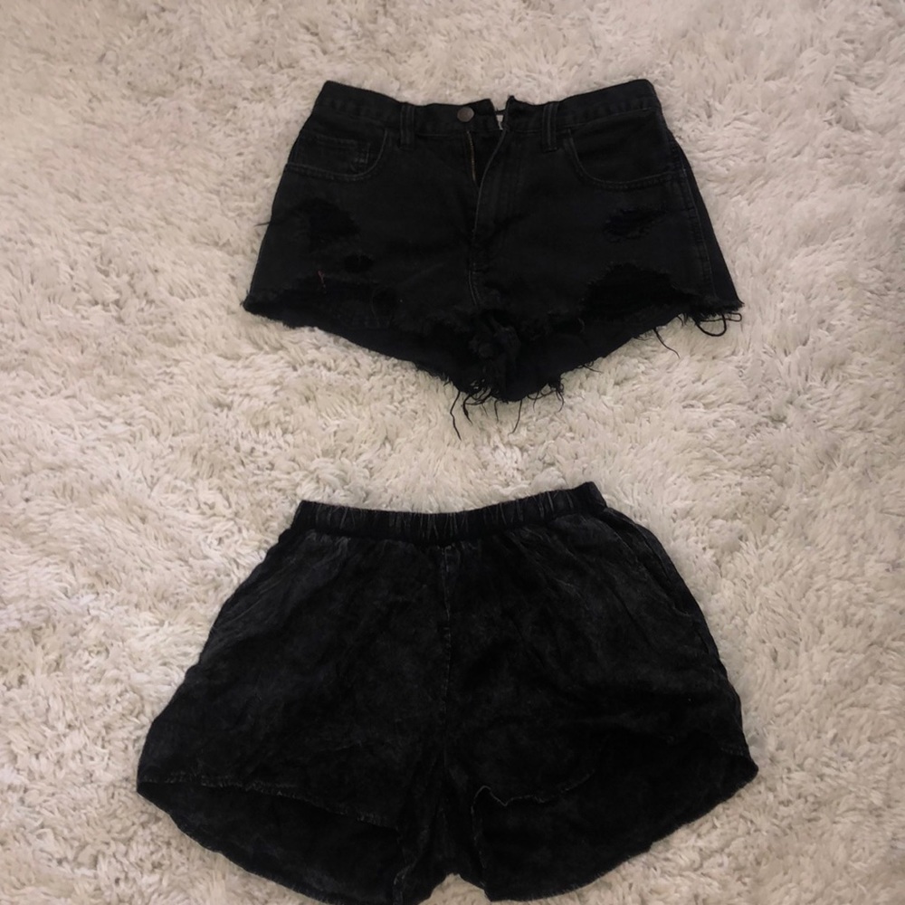 Black fashion nova and hollister shorts